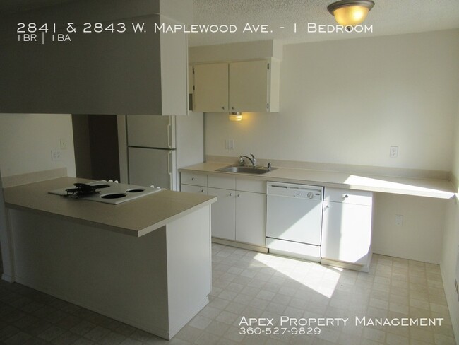 Building Photo - 2843-2843 W Maplewood Ave