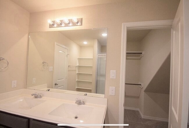 Building Photo - 17603 Rose Summit Ln