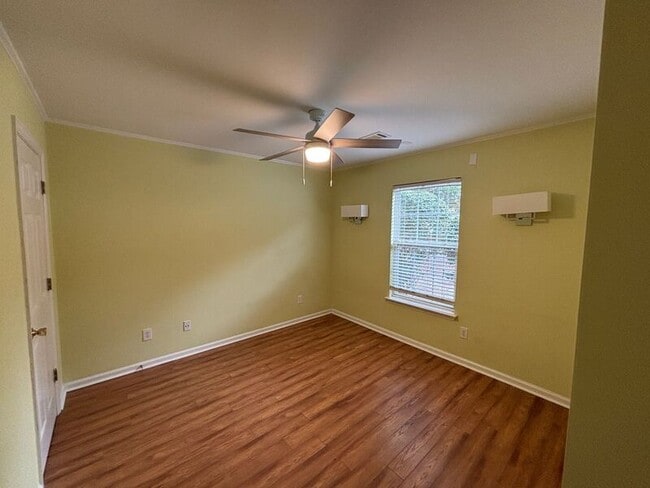 Building Photo - 1557 Blaze Ln