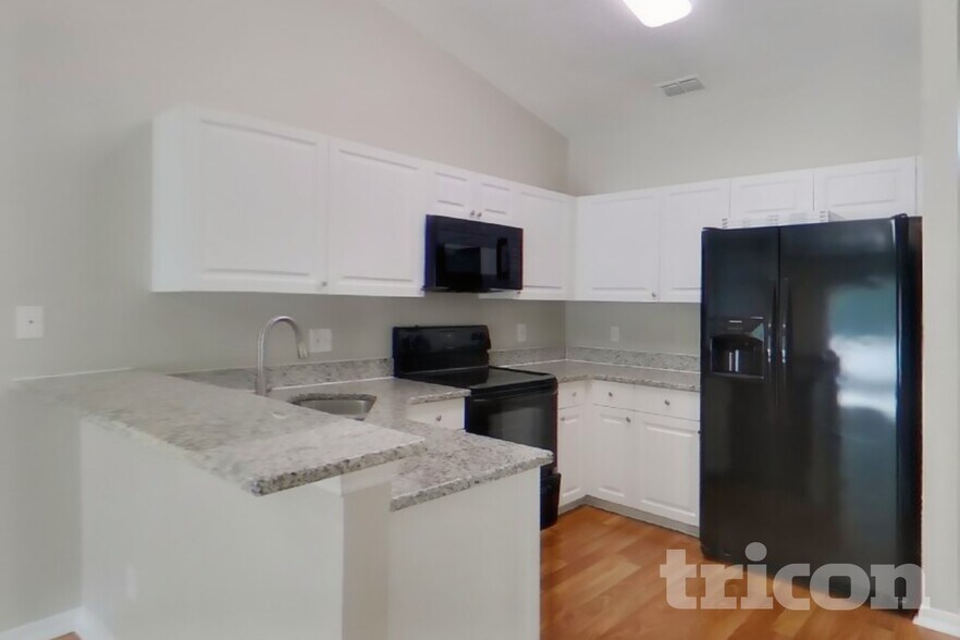 Building Photo - 17128 Woodcrest Way