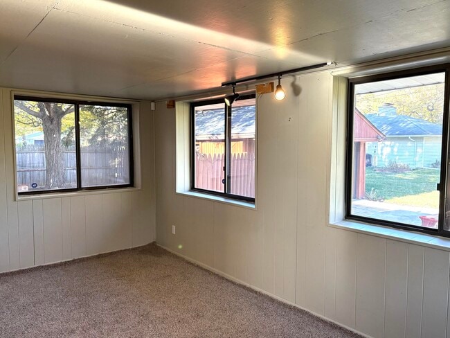 Building Photo - 27160 Spring Arbor Dr