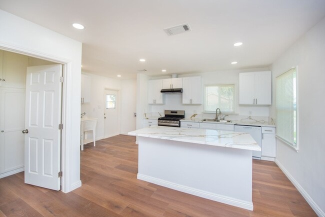 Building Photo - Remodeled Home