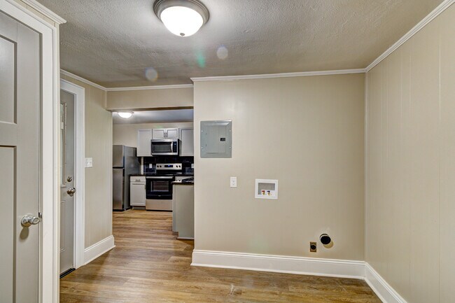 Building Photo - 207 Ramsey St