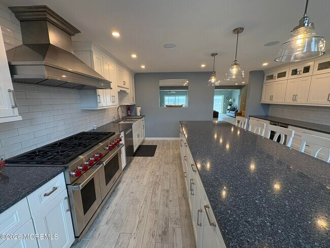Building Photo - 3608 Ocean Terrace