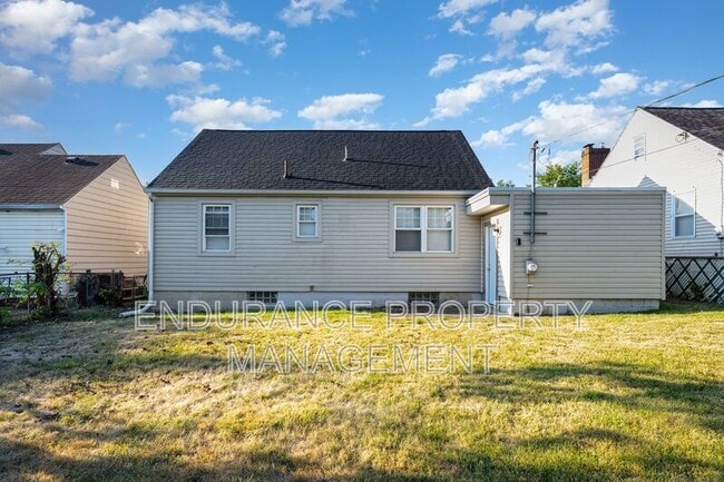 Building Photo - 359 Castlewood Ave