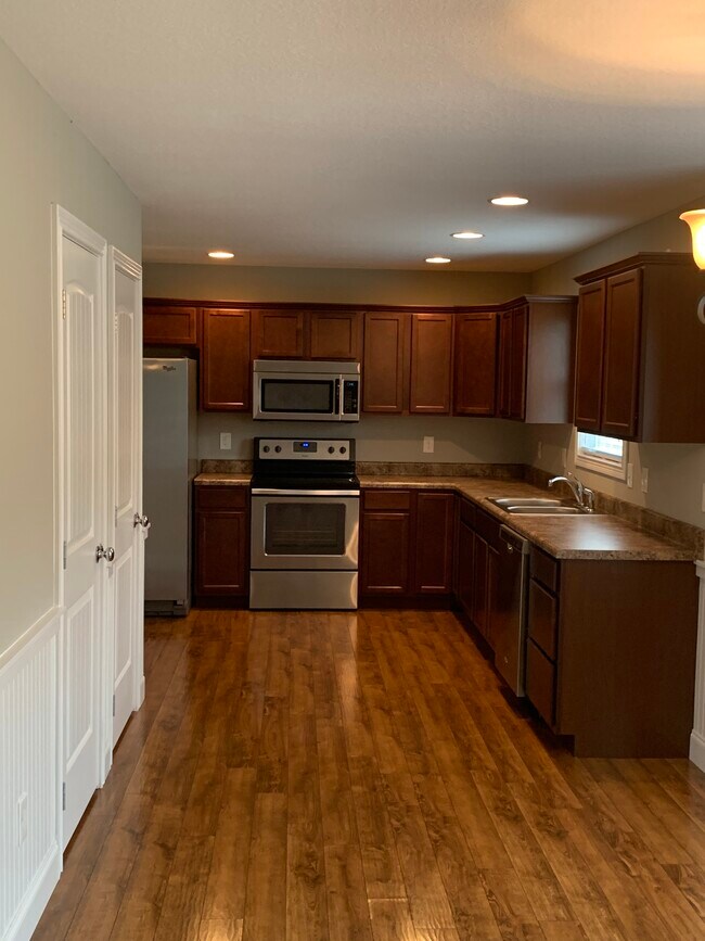 Building Photo - 3414 Pond Run Way