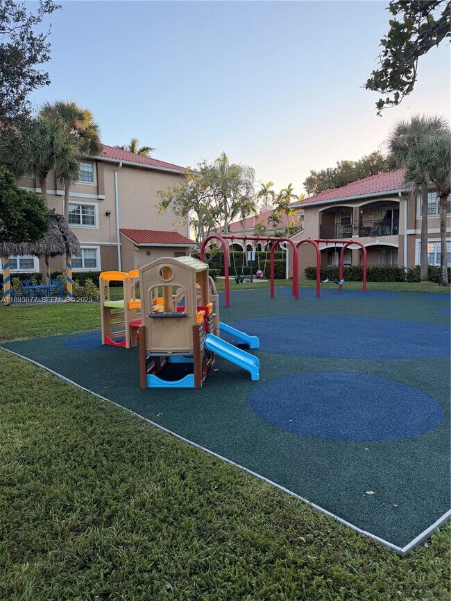 Building Photo - 151 SW 117th Ave