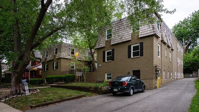 Building Photo - OAK ST