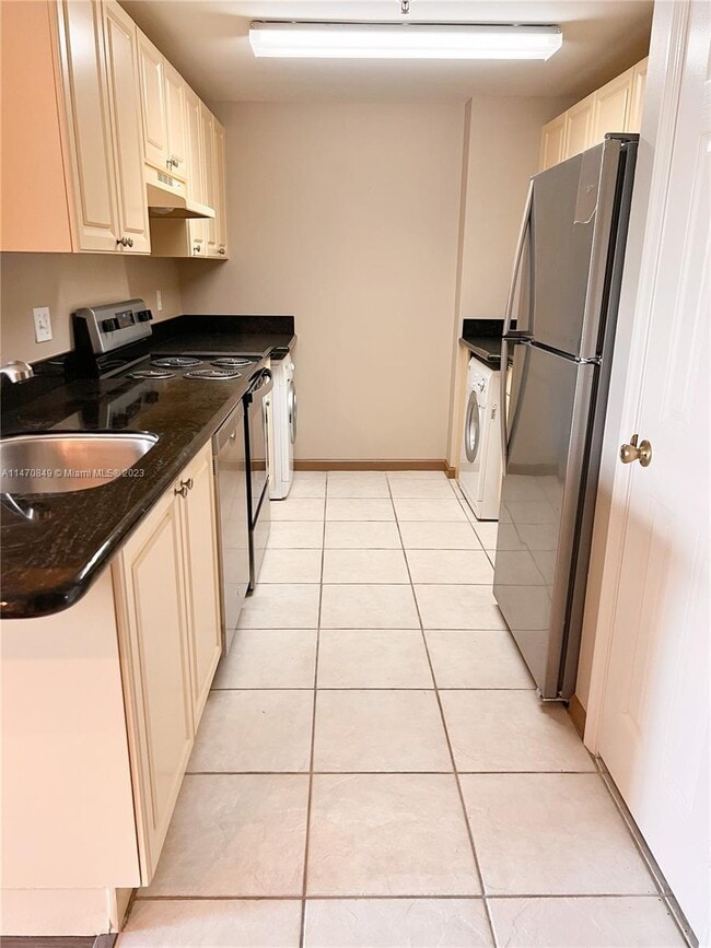 Building Photo - 2100 Greenview Shores Blvd