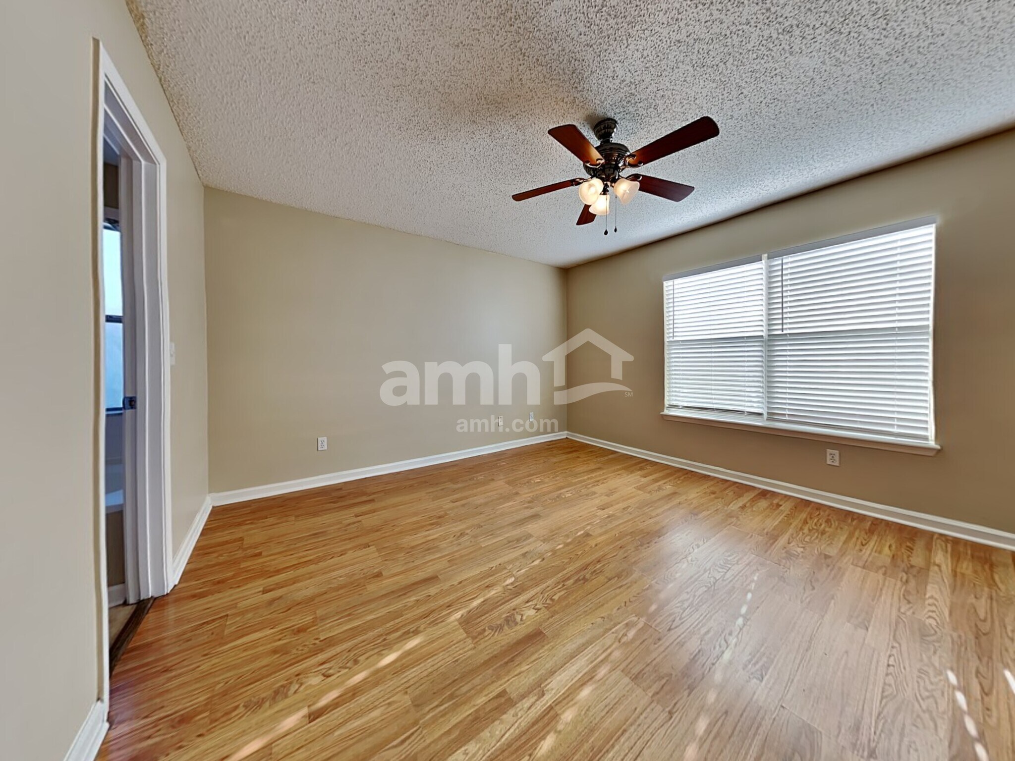 Building Photo - 4523 Deer Valley Dr