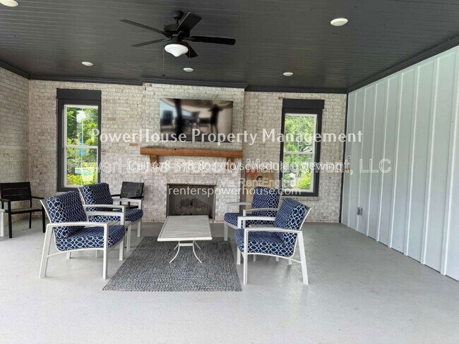 Building Photo - 1190 Harper Dr