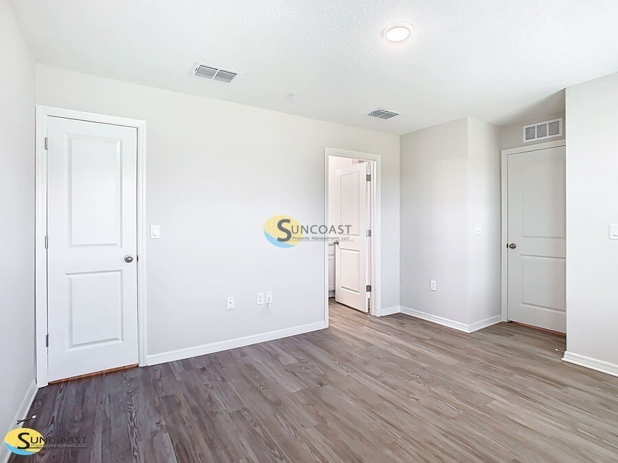 Building Photo - 3821 SW 43rd Ct