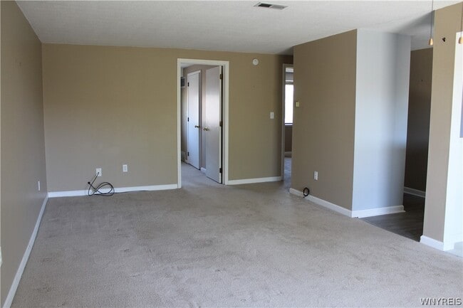 Building Photo - 3948 Ridge Lea Rd