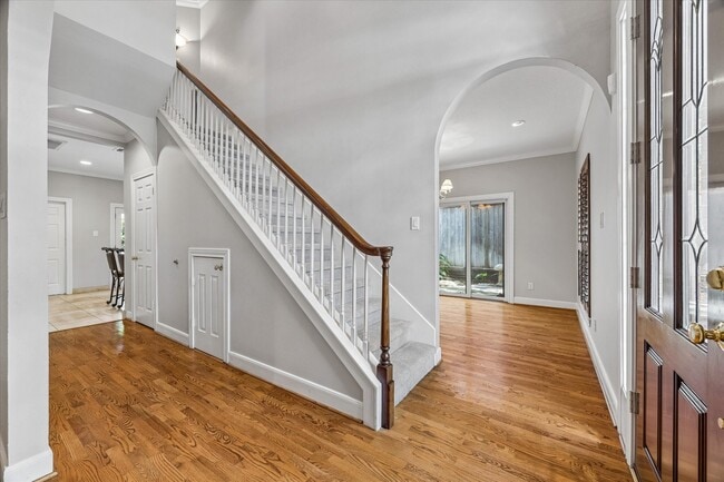 Building Photo - 6 Pembrook Ct