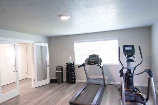 Building Photo - Up to one month free! 1-Bedroom Condos at ...