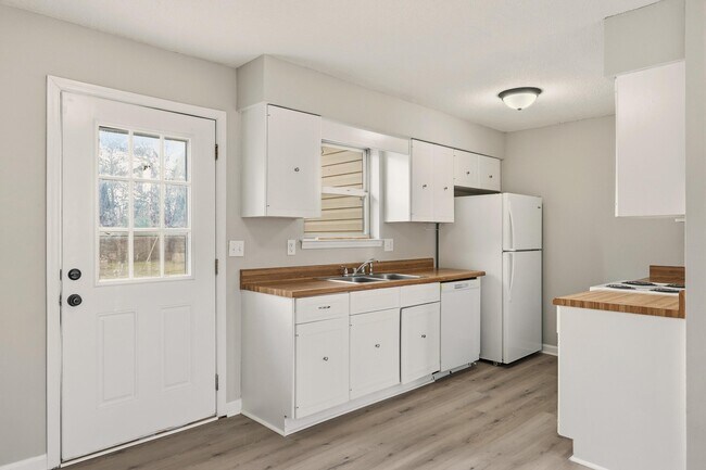 Building Photo - 90 Park St