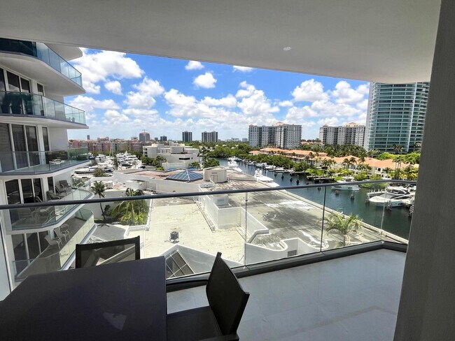 Building Photo - 19707 Turnberry Way