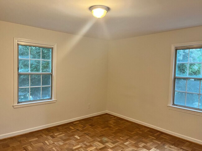 Building Photo - 6701 W Wakefield Dr