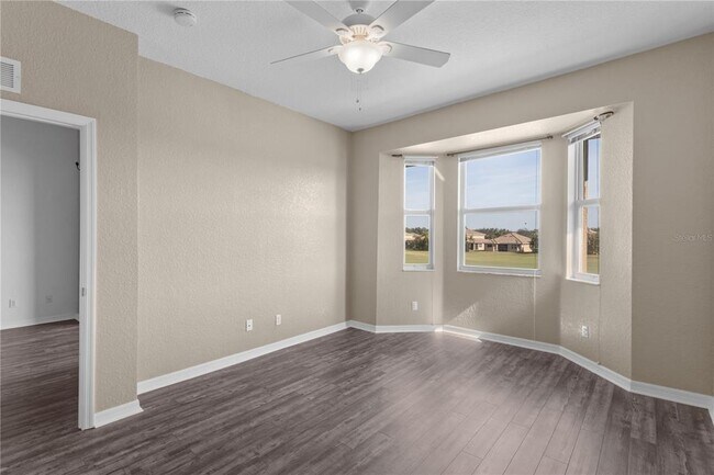 Building Photo - 819 Fairwaycove Ln