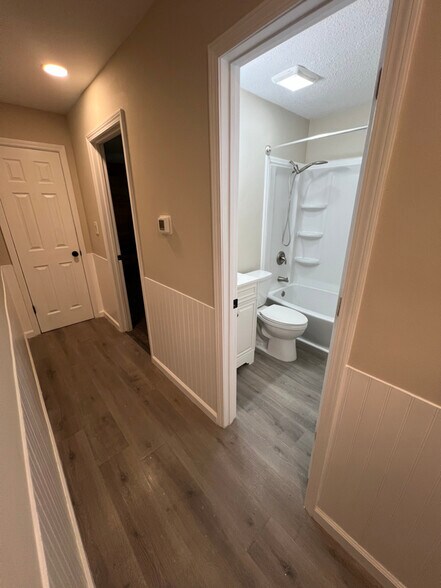 Building Photo - 7517 Bayard Park Dr