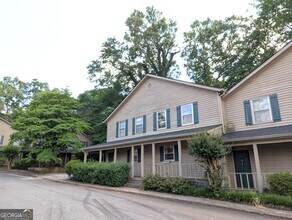 Building Photo - 135 Dennis Dr