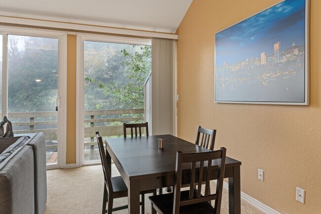 Building Photo - 4 Touchstone