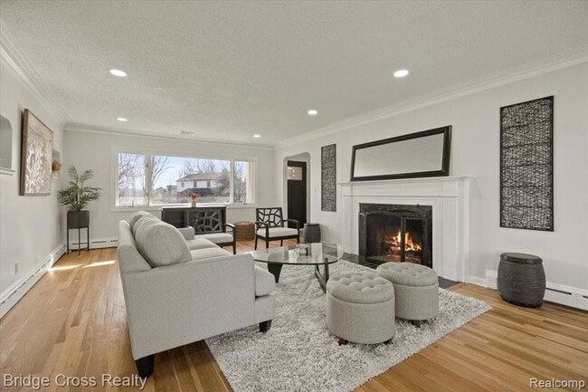 Building Photo - 95 Hillsdale Rd