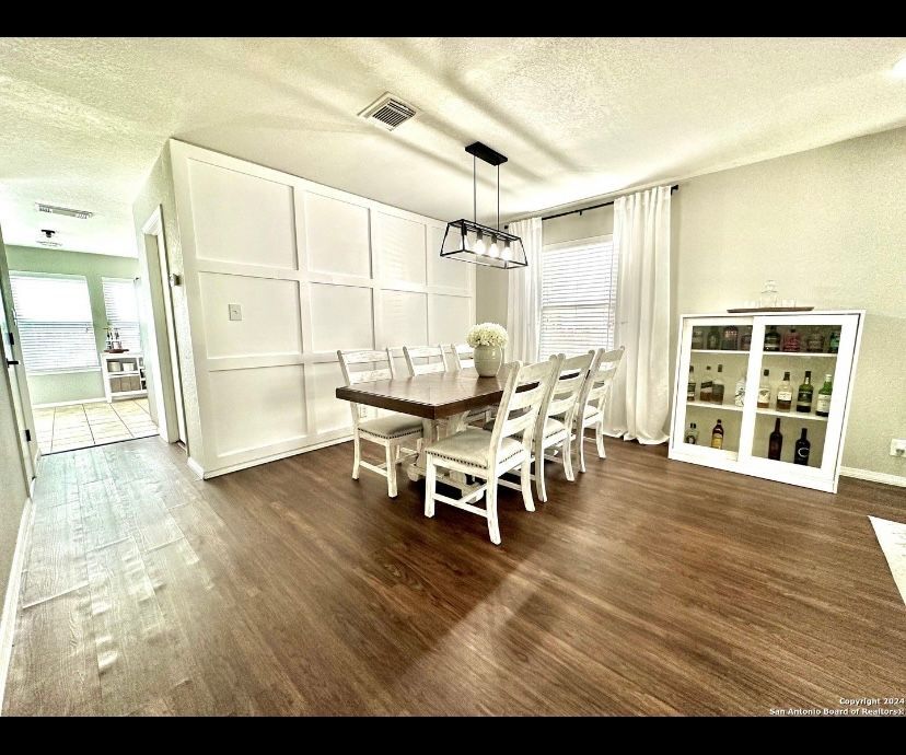 Building Photo - 10142 Amber Flora Dr