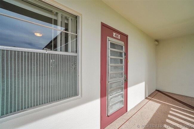 Building Photo - 486 Fanshaw L