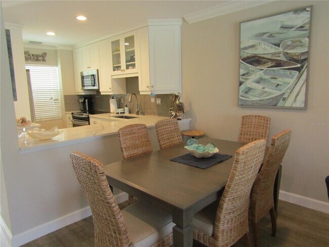 Building Photo - 1400 Tarpon Center Dr