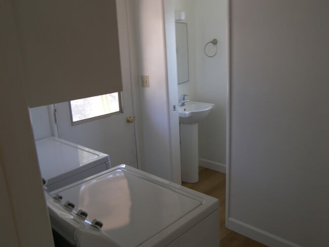 Building Photo - Fantastic Lot + View