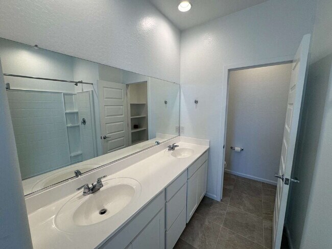 Building Photo - 32067 N Wayne Ln