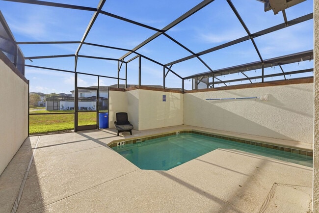 Building Photo - 8924 Stinger Dr