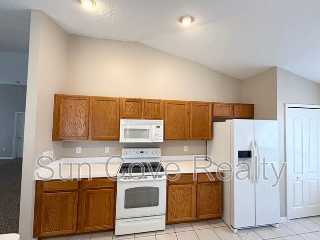 Building Photo - 31032 Stone Arch Ave