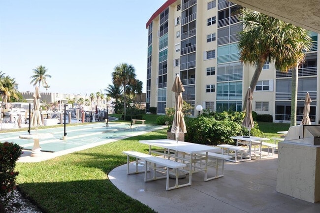 Building Photo - 2731 NE 14th Street Causeway