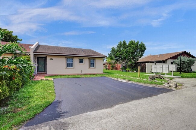 Building Photo - 5314 SW 140th Pl