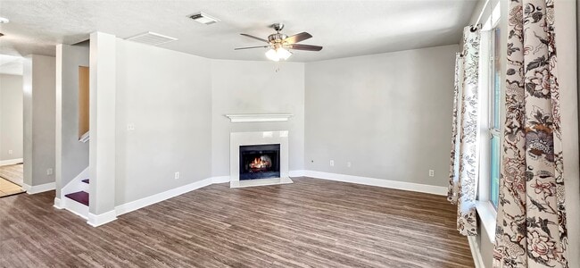 Building Photo - 4519 Regal Dr