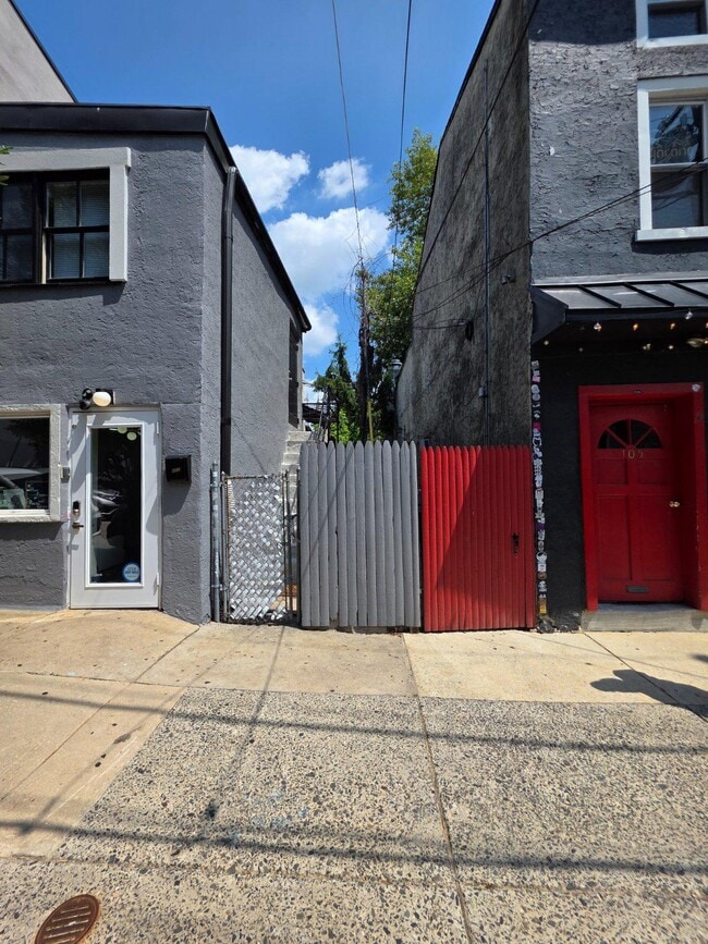 Building Photo - 4338 Cresson St