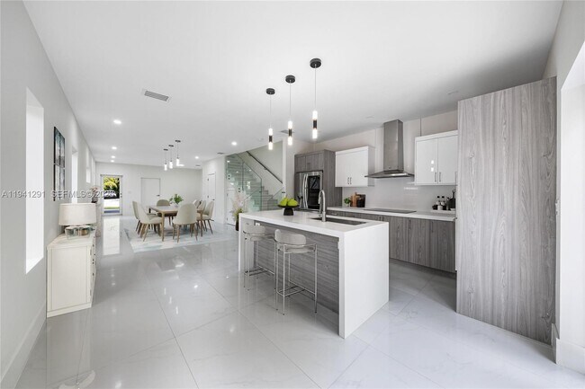 Building Photo - 3140 Carter St