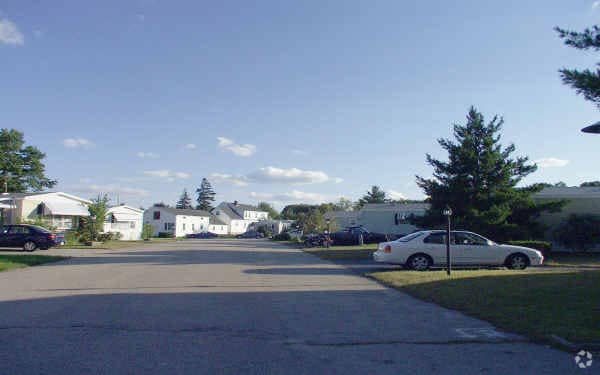 Building Photo - Killarney Estates