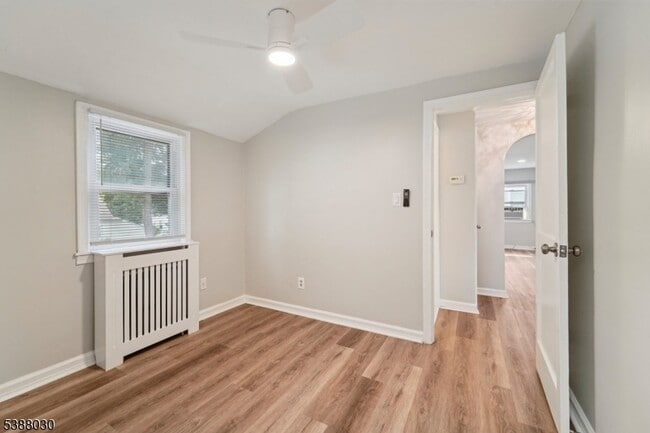 Building Photo - 2-11 31st St