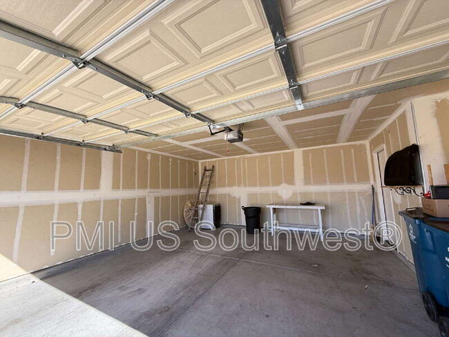 Building Photo - 2430 River Valley Cir