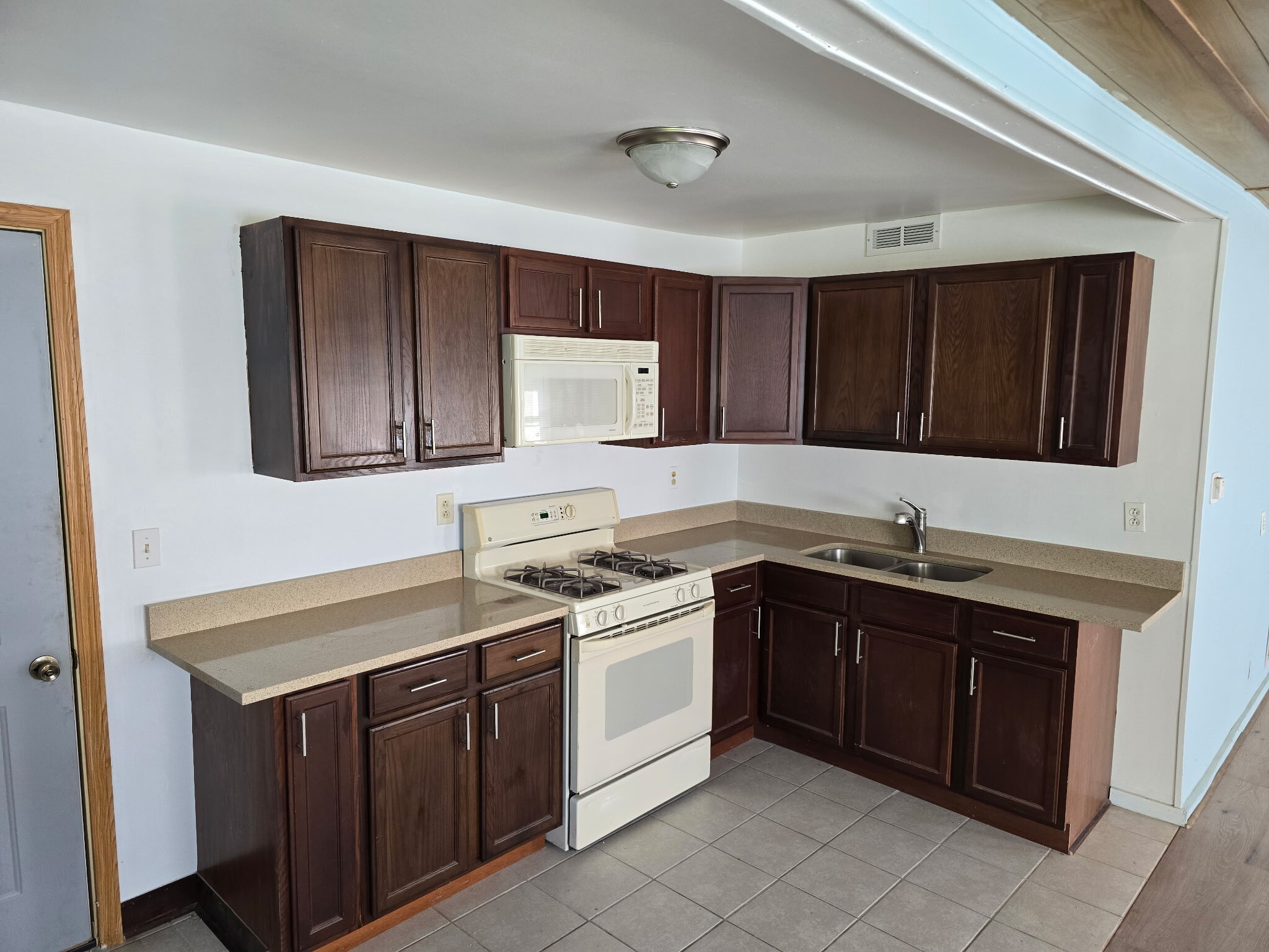 Building Photo - 15306 Gougar Rd