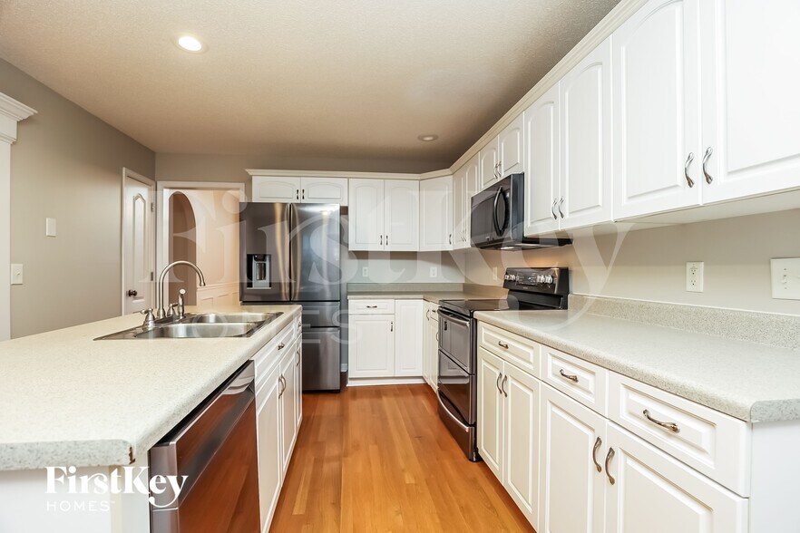 Building Photo - 3350 Sunny Slope Dr