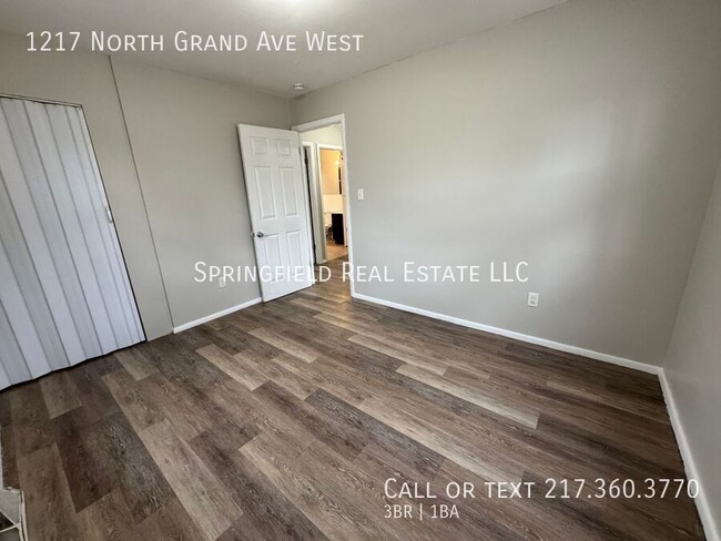 Building Photo - Cozy 3 Bed, 1 Bath Home with Main Floor La...