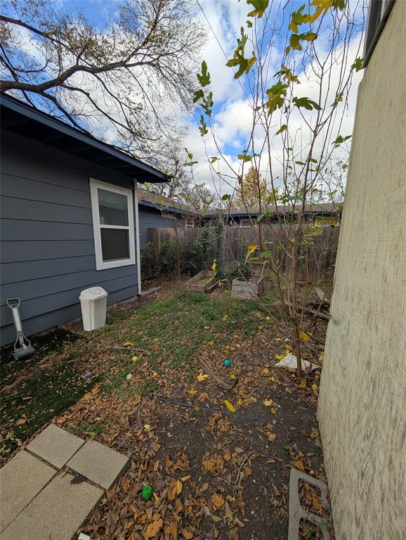 Building Photo - 1909 Morrow St