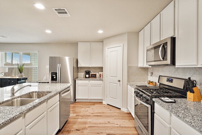 Building Photo - 3242 Alberelli Dr