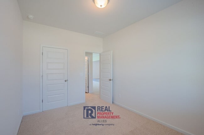 Building Photo - Welcome to Your Dream Home in Adairsville!