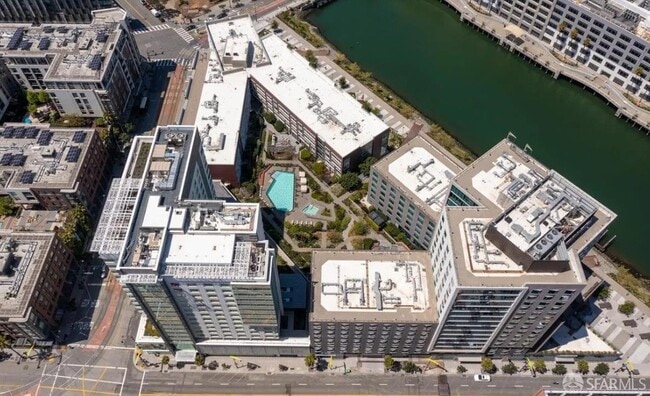 Building Photo - 1000 3rd St