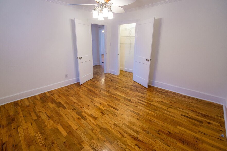 Building Photo - 1015 Avondale Ave SE